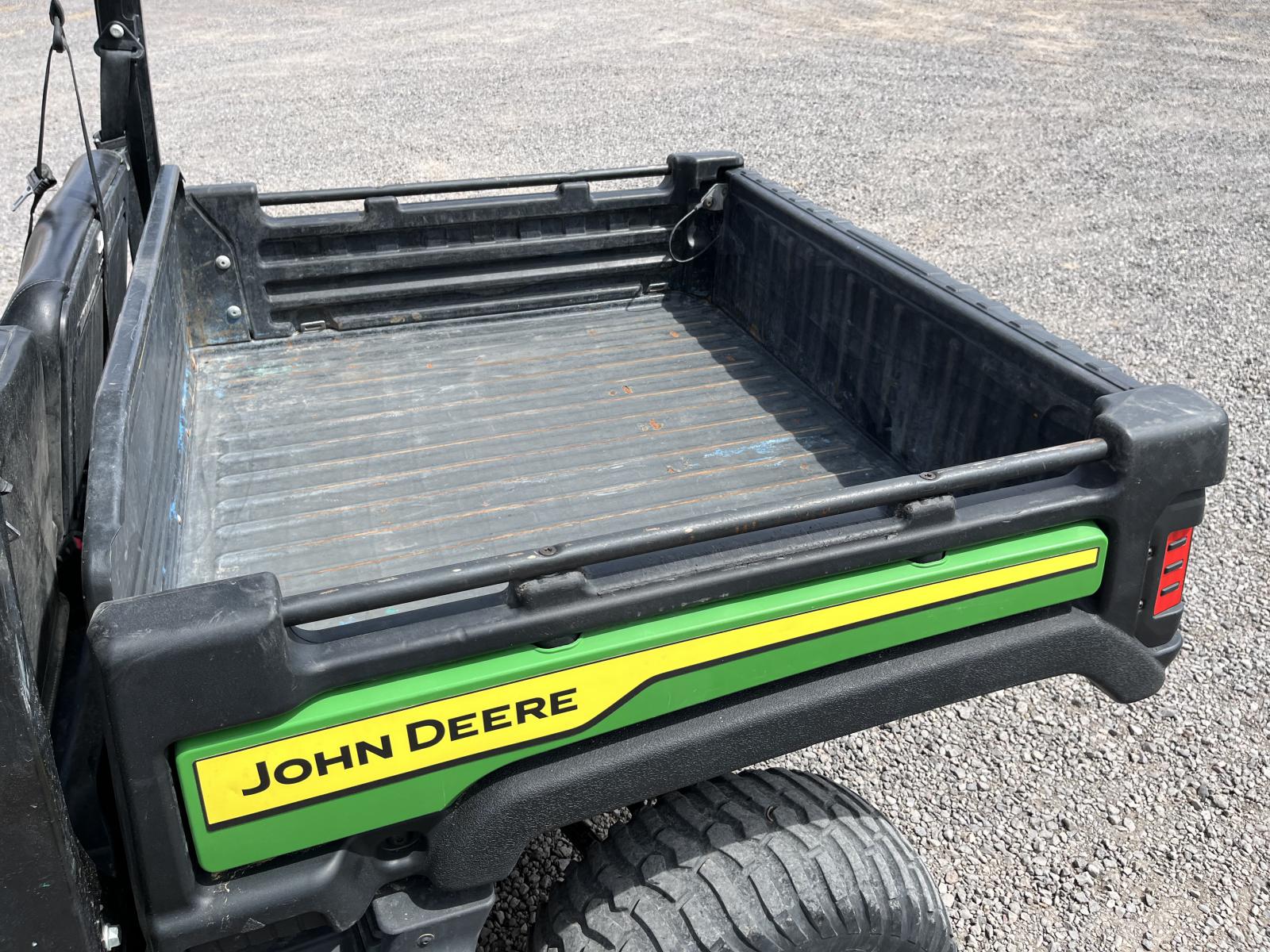 ./imagenes/INVOICE/2019/18252/JOHN DEERE XUV835E (7).JPG